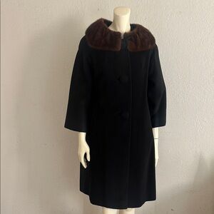 Sophisticated Black Cape with Brown Fur Trim
